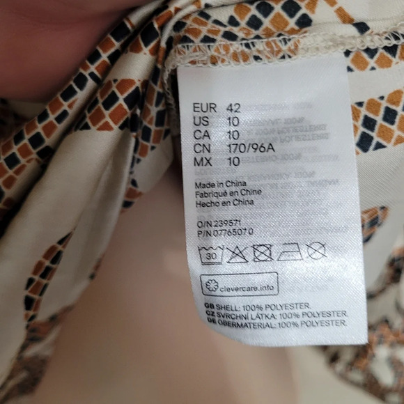 RICHARD ALLAN x H&M Light Beige Patterned Satin Blouse Size Women's 10 NEW - Picture 12 of 12